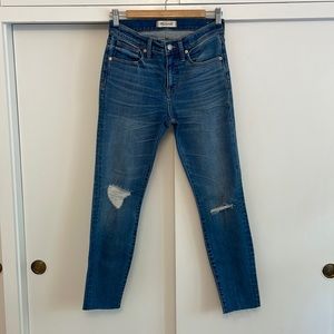 Madewell size 26 9” skinny crop rip jeans